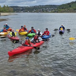 Bild Kanuten beim Anpaddeln