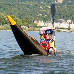 Paddlerin beim Kerzen